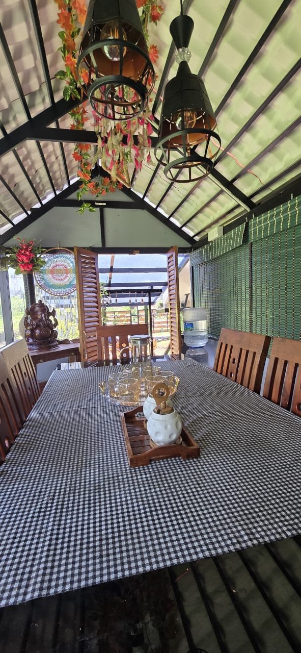 Pergola Dining